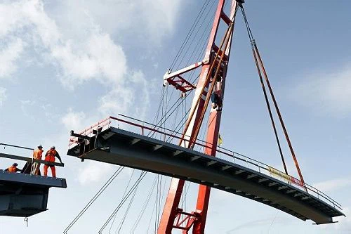 Heavy-duty linear guides for gantry cranes and bridge cranes Heavy-duty linear guides for gantry cranes and bridge cranes